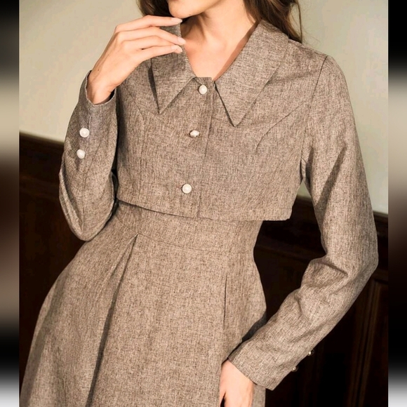 Elegant Ladies 2 Pieces Set, Square Neck Sleeveless Dress & Short Jacket - Picture 3 of 5